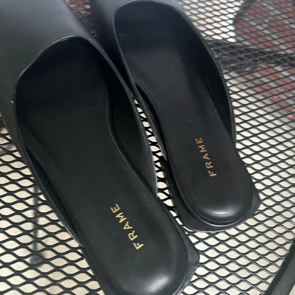 FRAME Le Town Black Leather Mules - Picture 5 of 7